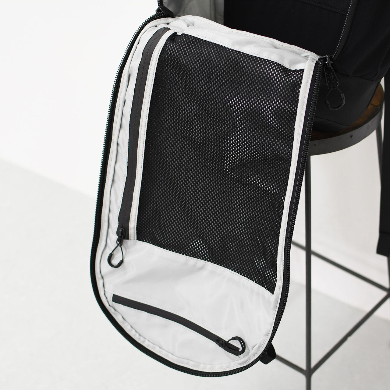 CMF OUTDOOR GARMENT [コムフィアウトドアガーメント] BACKPACKERZ 32 SMOOTH NYLON [CMF2501-AC33] バックパッカーズ32 スムースナイロン [2025SS]