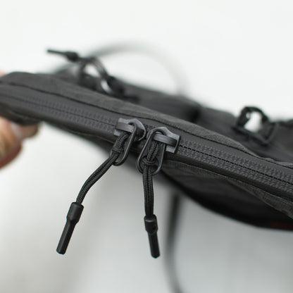 CMF OUTDOOR GARMENT [コムフィアウトドアガーメント] SMART POUCH ULTRA100X  [CMF2601-AC16]  [2026SS]