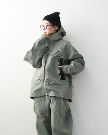 CMF OUTDOOR GARMENT [コムフィアウトドアガーメント] WHITE OUT SHELL COEXIST [CMF2601-J01] ホワイトアウトシェルコエジスト・シェルジャケット・ジャケット・アウター・スキー・スノーボード・ウィンターアクティビティ・MEN'S / LADY'S [2026SS]