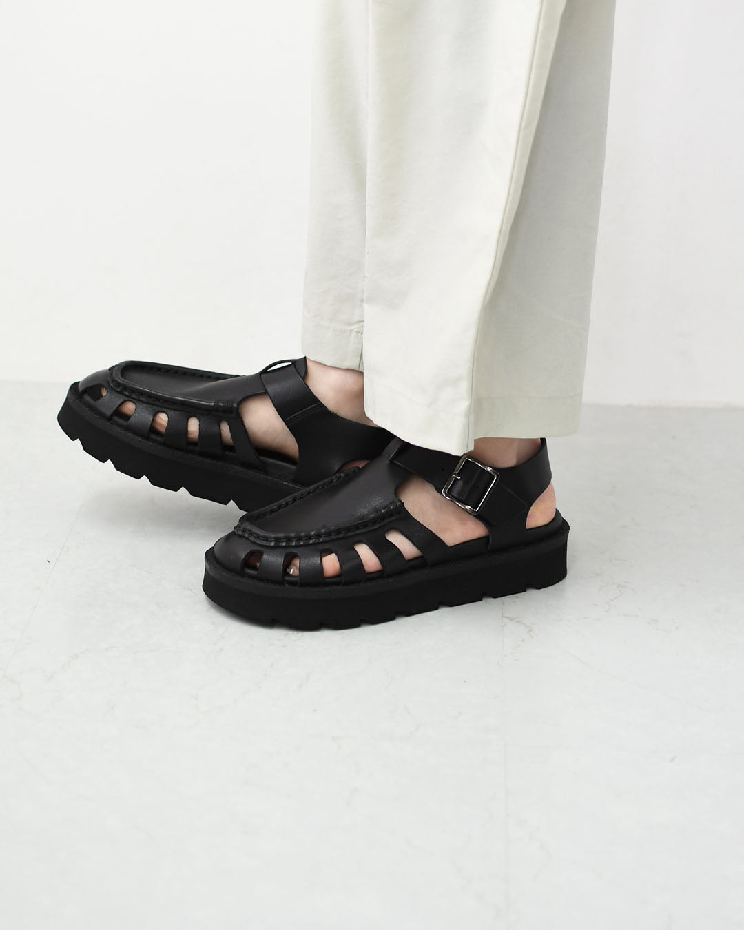 Clarks [クラークス正規販売店] Meare Buckle. [26181022] メアバックル・サンダル・ブラックレザー・レディースサンダル・ソフトフットベッド・バックルデザイン・カジュアル・LADY'S [2026SS]