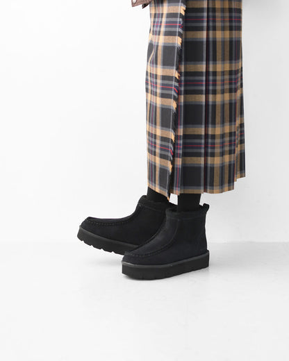 Clarks [クラークス正規販売店] Meare Rooey [26182505/26182839] メアルーイ・ダークサンドラインド・ブラックスエードラインド・レディースブーツ・ショートブーツ・プルオンブーツ・スエード・カジュアル・LADY'S [2025AW]