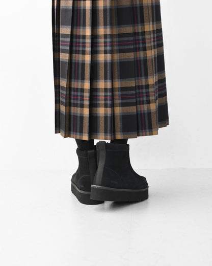 Clarks [クラークス正規販売店] Meare Rooey [26182505/26182839] メアルーイ・ダークサンドラインド・ブラックスエードラインド・レディースブーツ・ショートブーツ・プルオンブーツ・スエード・カジュアル・LADY'S [2025AW]