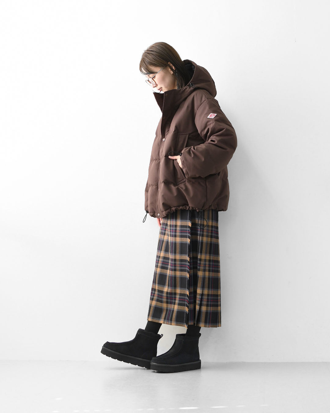 Clarks [クラークス正規販売店] Meare Rooey [26182505/26182839] メアルーイ・ダークサンドラインド・ブラックスエードラインド・レディースブーツ・ショートブーツ・プルオンブーツ・スエード・カジュアル・LADY'S [2025AW]