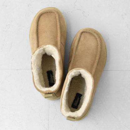 Clarks [クラークス正規販売店] Meare Rooey [26182505/26182839] メアルーイ・ダークサンドラインド・ブラックスエードラインド・レディースブーツ・ショートブーツ・プルオンブーツ・スエード・カジュアル・LADY'S [2025AW]