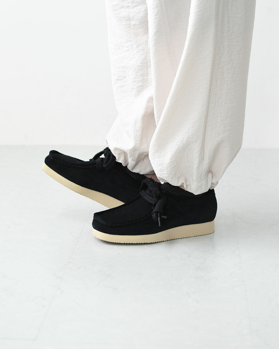 Clarks [クラークス正規販売店] Wallabee Lite-Black.Suede- [26328081] ワラビーライト-ブラックシェード-・スエードローファー・レディースローファー・スエード・EVAソール・モカシン・メープル・カジュアル・LADY'S [2026AW]