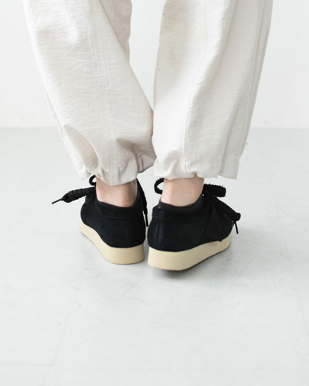 Clarks [クラークス正規販売店] Wallabee Lite-Black.Suede- [26328081] ワラビーライト-ブラックシェード-・スエードローファー・レディースローファー・スエード・EVAソール・モカシン・メープル・カジュアル・LADY'S [2026AW]