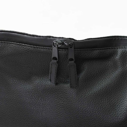 meltum [メルタム] LEATHER MESSENGER BAG  [MTM-BG-0304-25] レザーメッセンジャーバッグ・ショルダーバッグ・合皮・キレイめ・通勤・通学・旅行・撥水・MEN'S / LADY'S [2026AW]