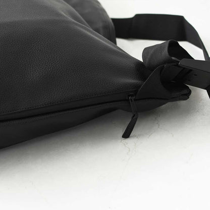 meltum [メルタム] LEATHER MESSENGER BAG  [MTM-BG-0304-25] レザーメッセンジャーバッグ・ショルダーバッグ・合皮・キレイめ・通勤・通学・旅行・撥水・MEN'S / LADY'S [2026AW]