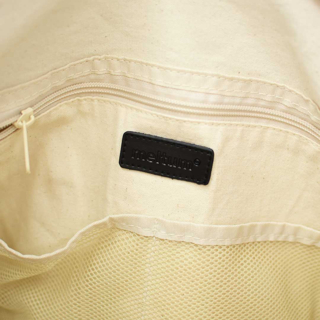 meltum [メルタム] LEATHER MESSENGER BAG  [MTM-BG-0304-25] レザーメッセンジャーバッグ・ショルダーバッグ・合皮・キレイめ・通勤・通学・旅行・撥水・MEN'S / LADY'S [2026AW]