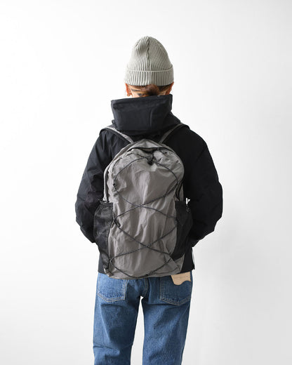 meltum [メルタム] BUNGEE BACKPACK [MTM-BG-0354-25] ナイロンバックパック・リュック・アウトドア・キャンプ・タウンユース・撥水・PCポケット・通勤・通学・旅行・MEN'S / LADY'S [2025AW]