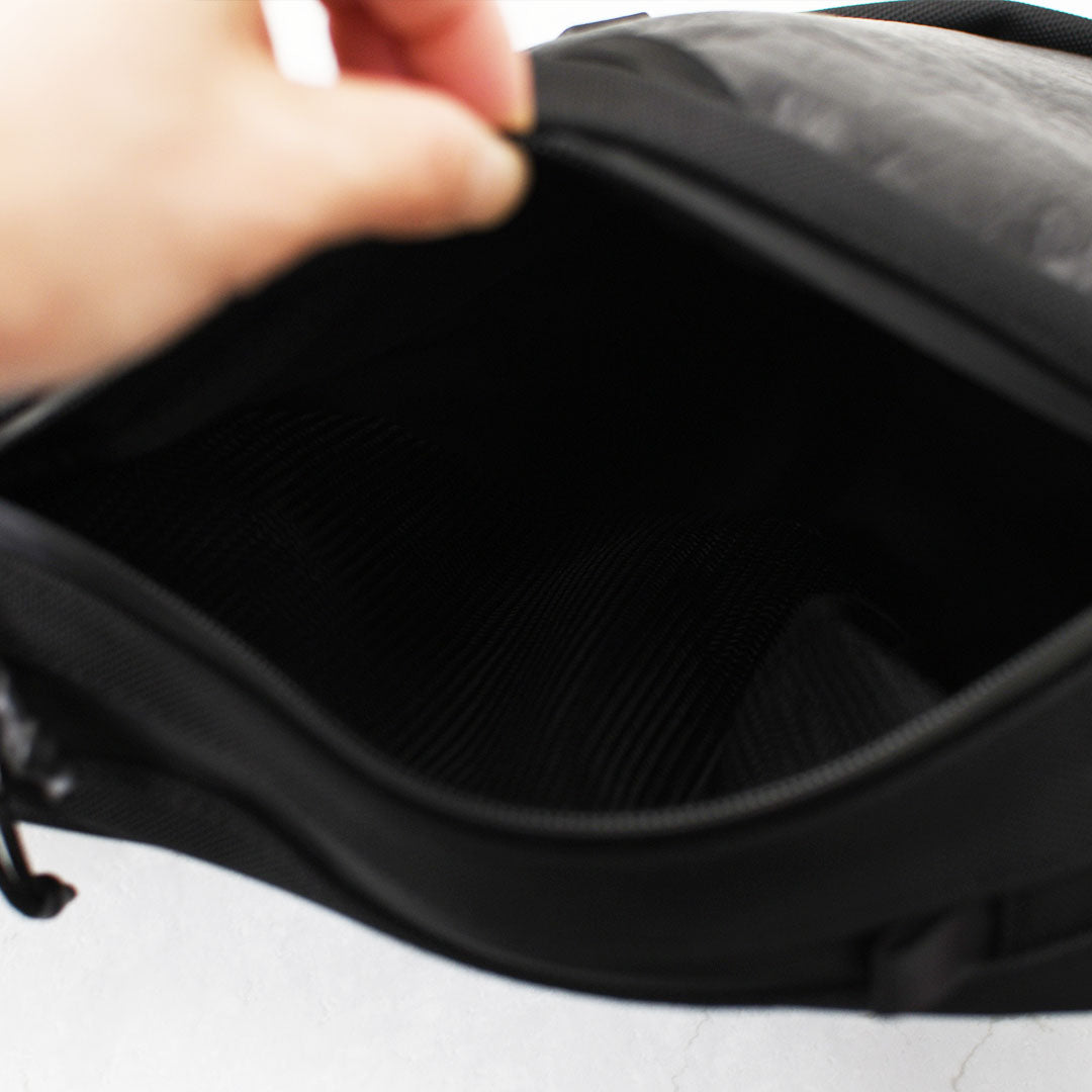 meltum [メルタム] Tyvek ONESHOULDER BAG [MTM-BG-0373-26] タイベックワンショルダーバッグ・旅行・デイリーユース・コンパクト・スタイリッシュ・止水ジップ・MEN'S / LADY'S [2026SS]