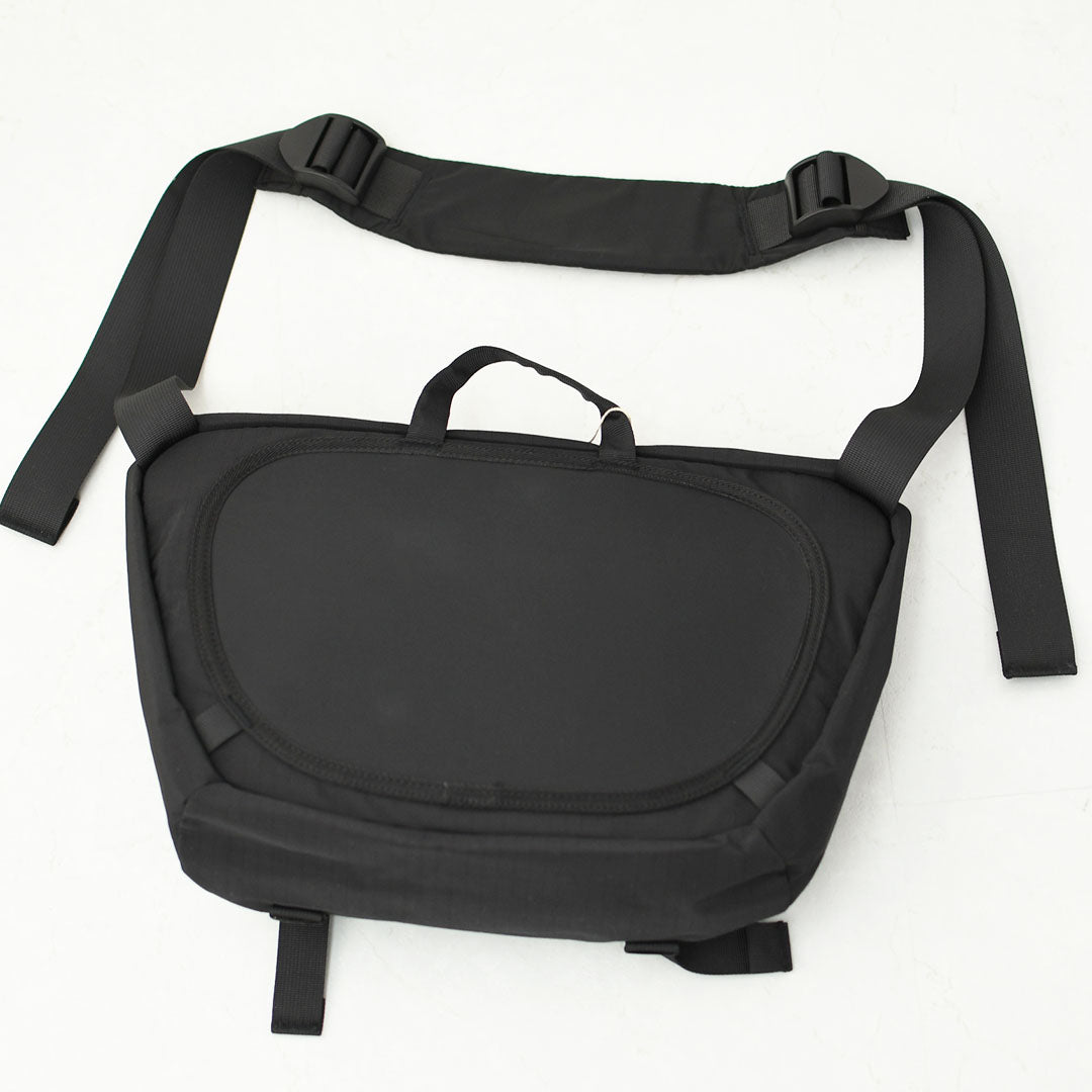 meltum [メルタム] COMPACT MESSENGER BAG [MTM-BG-0375-26] コンパクトメッセンジャーバッグ・ショルダーバッグ・通勤・通学・旅行・撥水・MEN'S / LADY'S [2026SS]