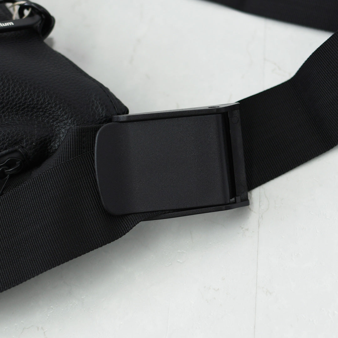 meltum [メルタム] LEATHER MESSENGER BAG (M) [MTM-BG-0382-25] レザーメッセンジャーバッグ（M）・ショルダーバッグ・合皮・キレイめ・通勤・通学・旅行・撥水・MEN'S / LADY'S [2026AW]
