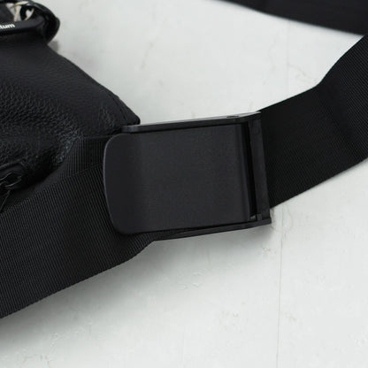 meltum [メルタム] LEATHER MESSENGER BAG (M) [MTM-BG-0382-25] レザーメッセンジャーバッグ（M）・ショルダーバッグ・合皮・キレイめ・通勤・通学・旅行・撥水・MEN'S / LADY'S [2026AW]