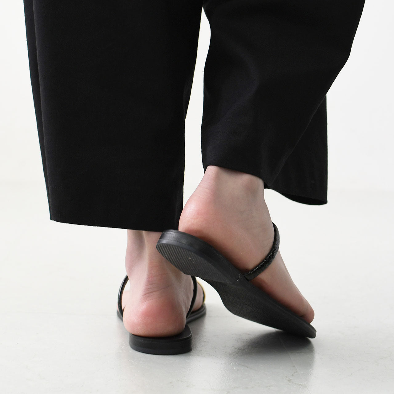 NICOLAS LAINAS [ニコラス ライナス] メタルパーツフラットサンダル [913L-T]  [2025SS]