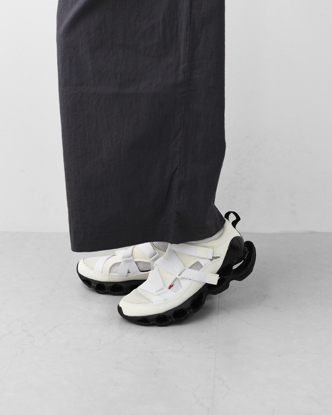 mizuno [ミズノ] WAVE PROPHECY STRAP [D1GA2519-05] ウエーブプロフェシー ストラップ / OFF.WHITE×BLACK・サンダル・スニーカー・靴・スポサン・MEN'S / LADY'S [2026SS]