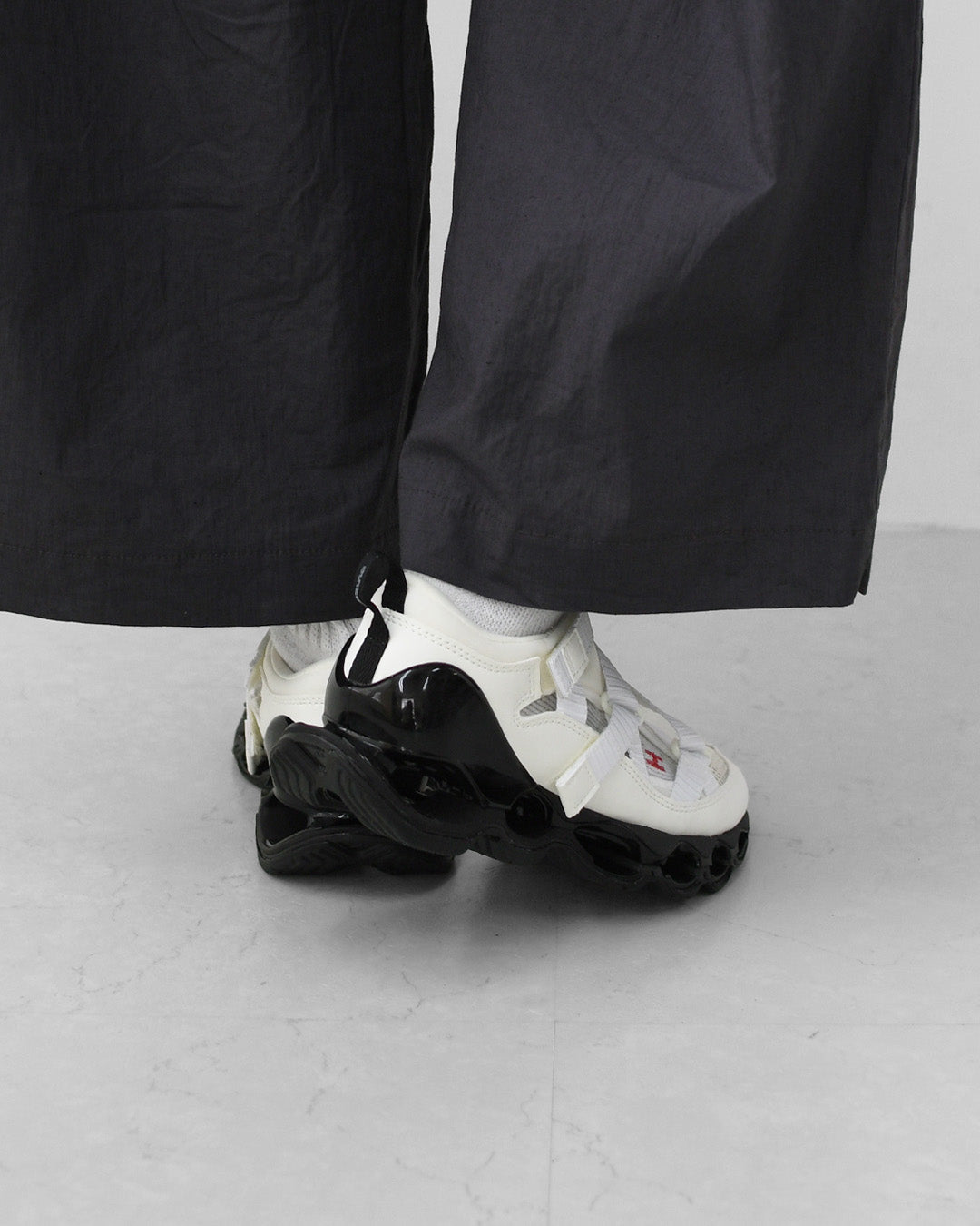 mizuno [ミズノ] WAVE PROPHECY STRAP [D1GA2519-05] ウエーブプロフェシー ストラップ / OFF.WHITE×BLACK・サンダル・スニーカー・靴・スポサン・MEN'S / LADY'S [2026SS]