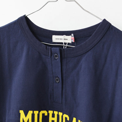GOOD ROCK SPEED [グッドロックスピード] University of Michigan LS T-SHIRT [26MCG001W] ユニバーシティオフミシガン ロングスリーブTシャツ・ 綿TEE・長袖・ロングスリーブ・プリントTEE・カレッジT・ヘンリーネック・LADY'S [2026SS]