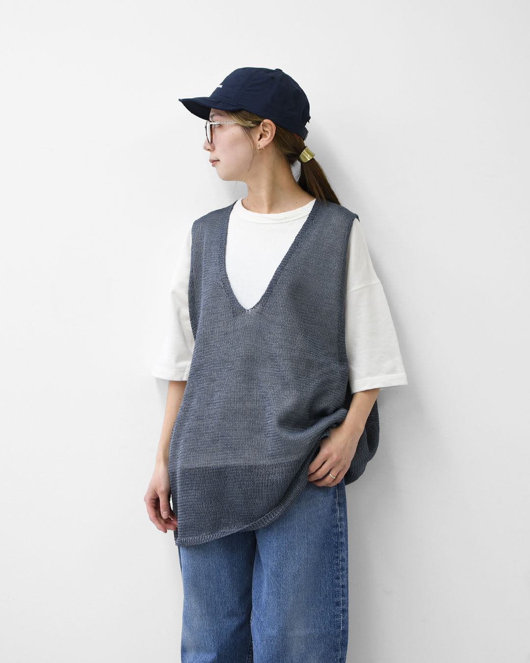 mizuiro ind [ミズイロ インド] wide V neck vest [1-220062]  ワイドVネックベスト・ワイドシルエット・ゆったりシルエット・透け感・リネンライク・テープヤーン編み・レイヤード・LADY'S [2026SS]