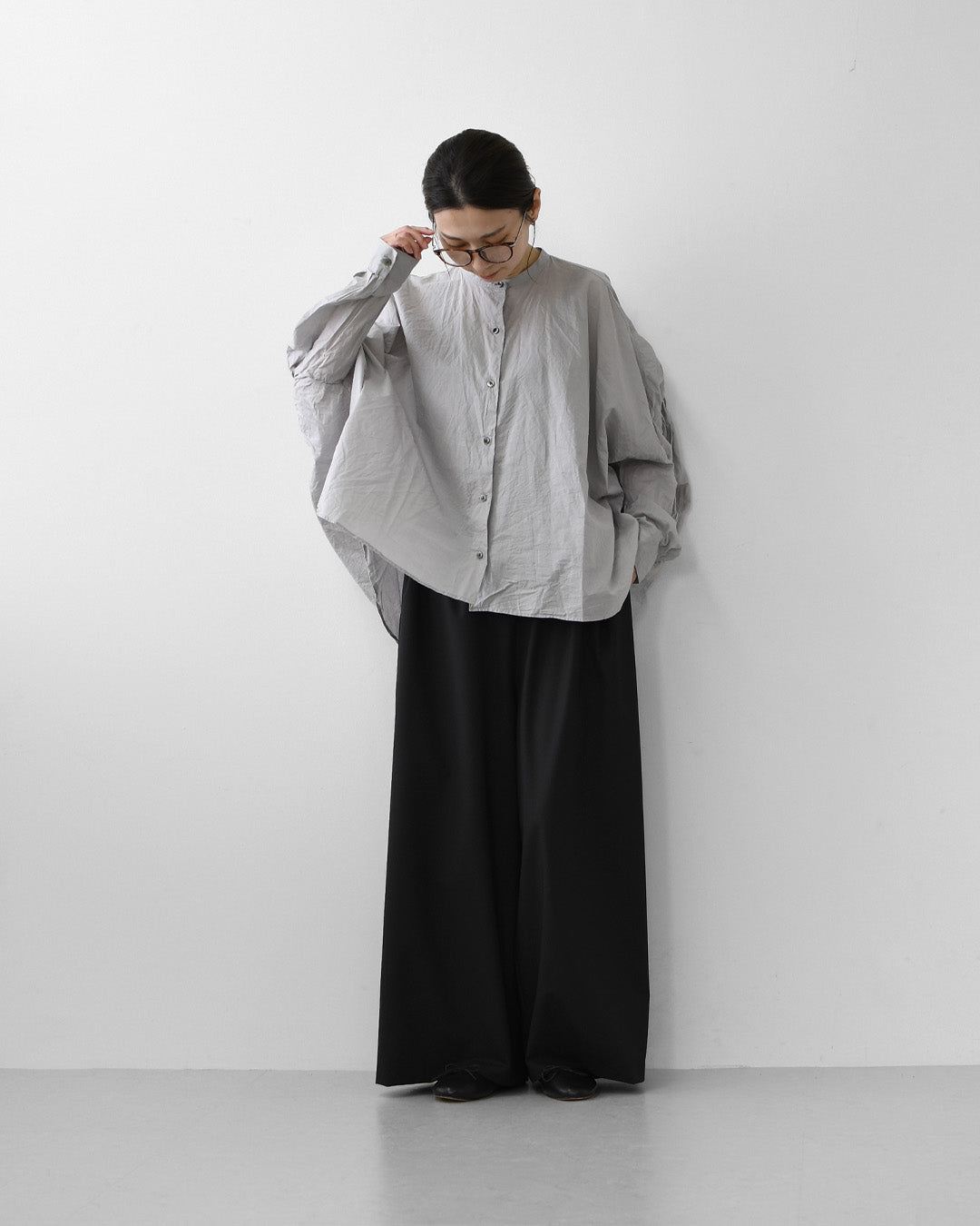 mizuiro ind [ミズイロ インド] back gather wide shirt [1-238975] バックギャザーワイドシャツ・LADY'S[2026AW]