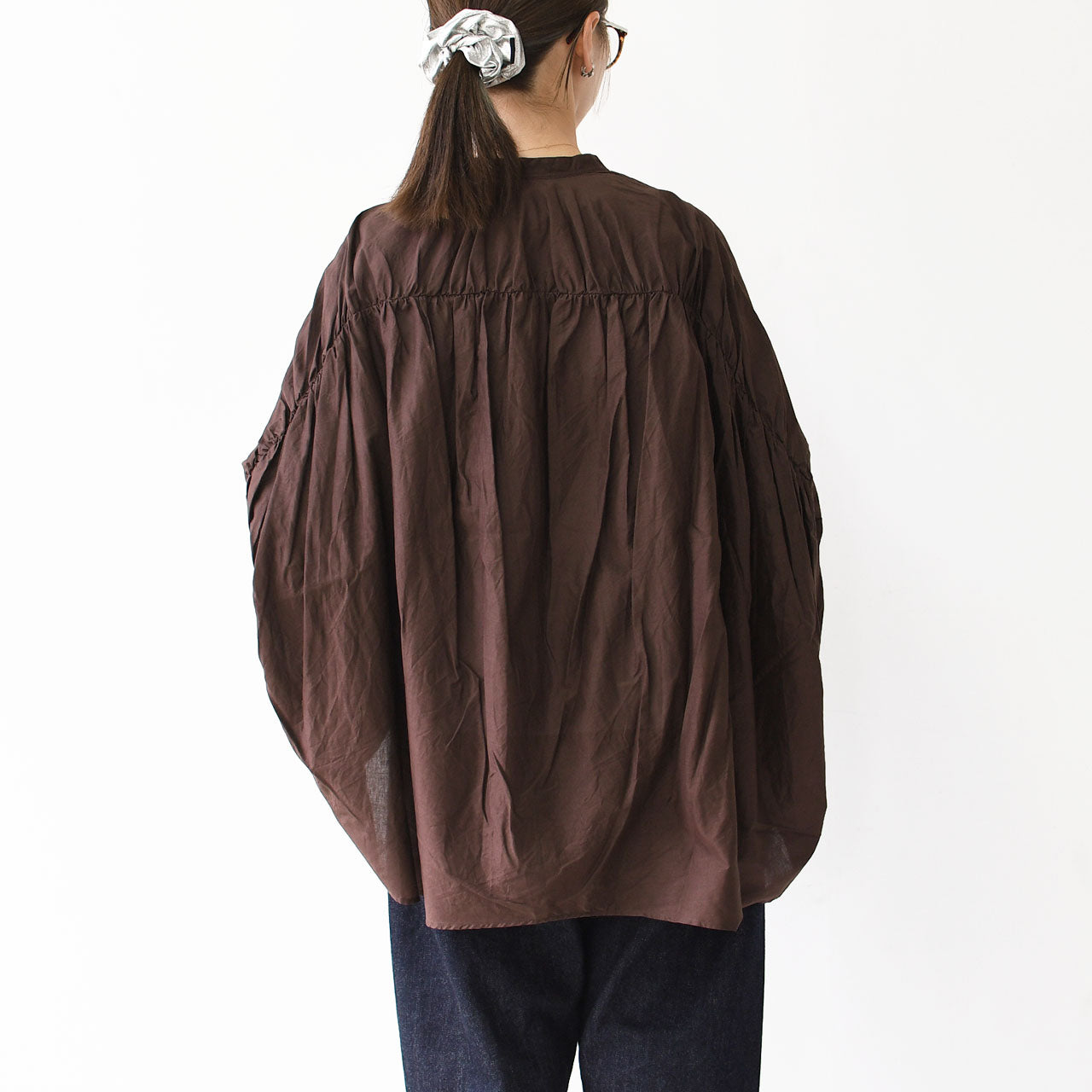 mizuiro ind [ミズイロ インド] back gather wide shirt [1-238975] バックギャザーワイドシャツ・コットンシャツ・ブラウス・バックギャザー・長袖・ワイドシルエット・LADY'S[2026ss]