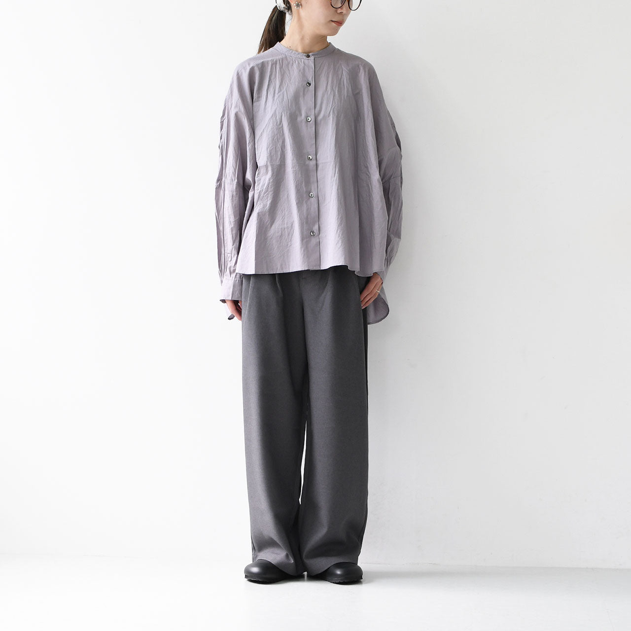 mizuiro ind [ミズイロ インド] back gather wide shirt [1-238975] バックギャザーワイドシャツ・コットンシャツ・ブラウス・バックギャザー・長袖・ワイドシルエット・LADY'S[2026ss]