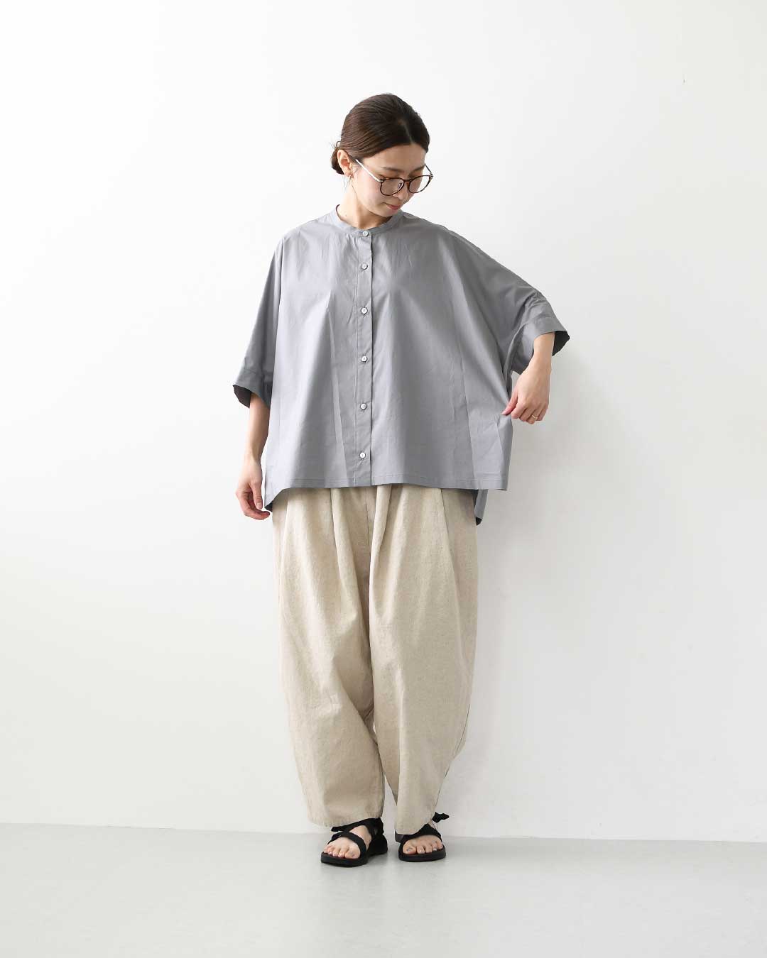 mizuiro ind [ミズイロ インド] half slv stand collar wide shirt [2-230132] ハーフスリーブスタンドカラーワイドシャツ・コットンシャツ・シンプル・きれいめ・七分袖・LADY'S [2026SS]