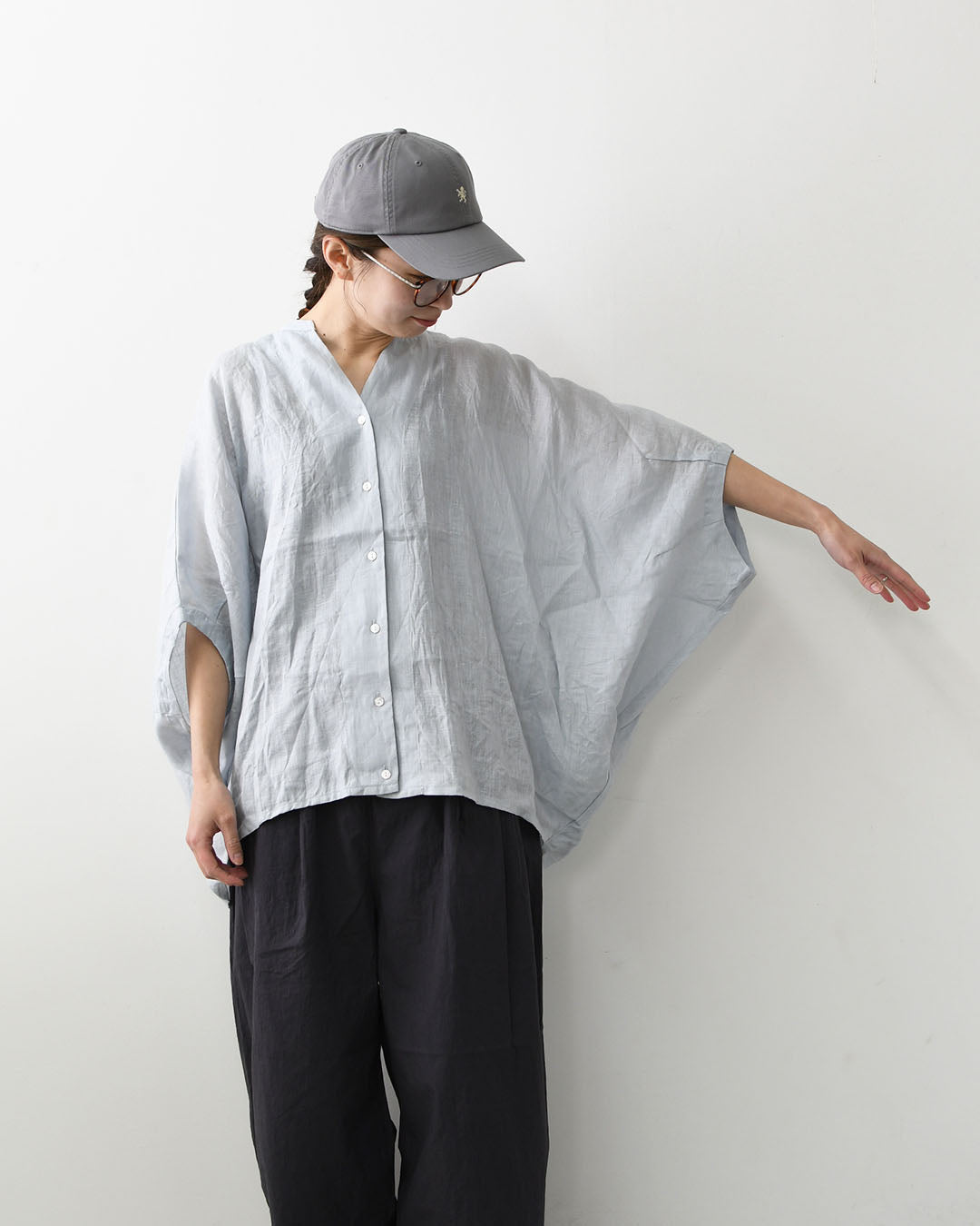 mizuiro ind [ミズイロ インド] linen stand collar cocoon shirt [2-230136] リネンスタンドカラーコクーンシャツ・コクーンシルエット・ワイドシルエット・スタンドカラーシャツ・ゆったりシルエット・通気性・吸湿性・LADY'S [2026SS]