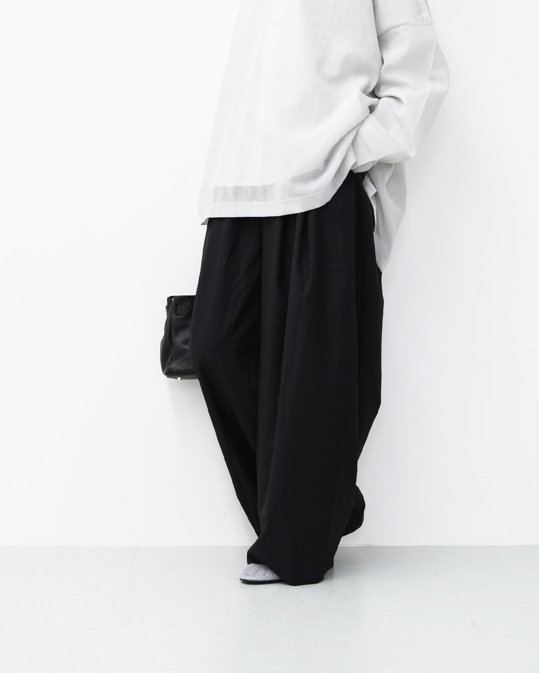 mizuiro ind [ミズイロ インド] wide tuck PT [2-260051] ワイドタックパンツ・ワイドパンツ・ワイドシルエット・テーパードシルエット・キレイ目・LADY'S [2026SS]