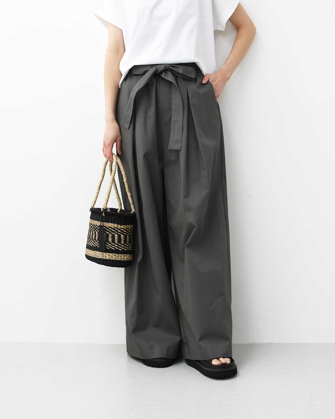 mizuiro ind [ミズイロ インド] wide chino PT with belt [2-260097] ベルトワイドチノパンツ・チノパンツ・ルーズシルエット・ワイドパンツ・カジュアル・きれいめ・LADY'S [2026SS]