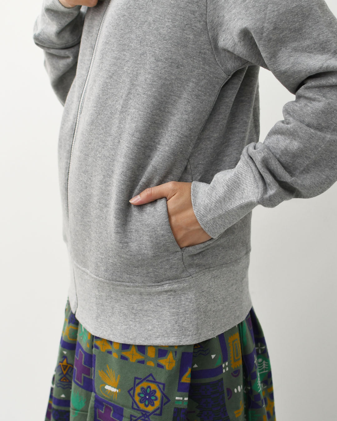 mizuiro ind [ミズイロ インド] brushed back zip hoodie [3-210057] ブラッシュバックジップフーディー・裏起毛・ジップパーカー・コンパクトシルエット・ジャスト感・シンプル・モード・LADY'S [2025AW]