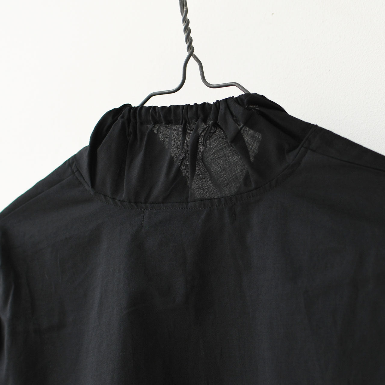 mizuiro ind [ミズイロ インド] gathered stand collar shirt [3-230106] ギャザースタンドカラーシャツ [2025AW]
