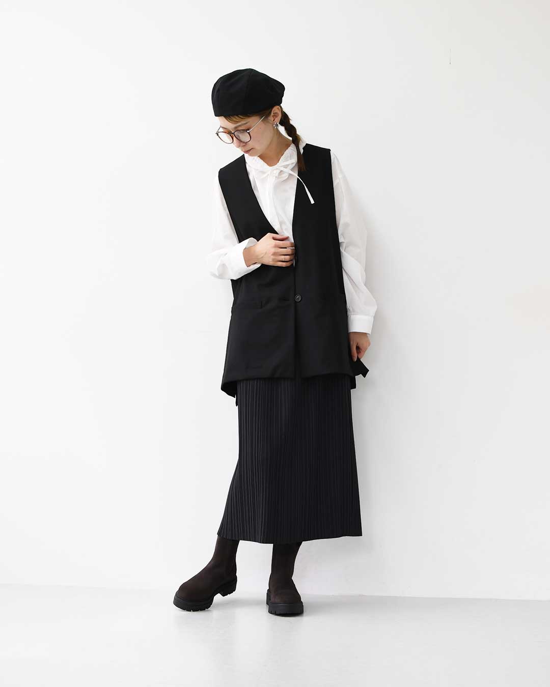mizuiro ind [ミズイロ インド] deep V neck wide vest [3-230108] ディープVネックワイドベスト・ベスト・Vネックベスト・ワイドシルエット・ゆったりシルエット・LADY'S [2025AW]