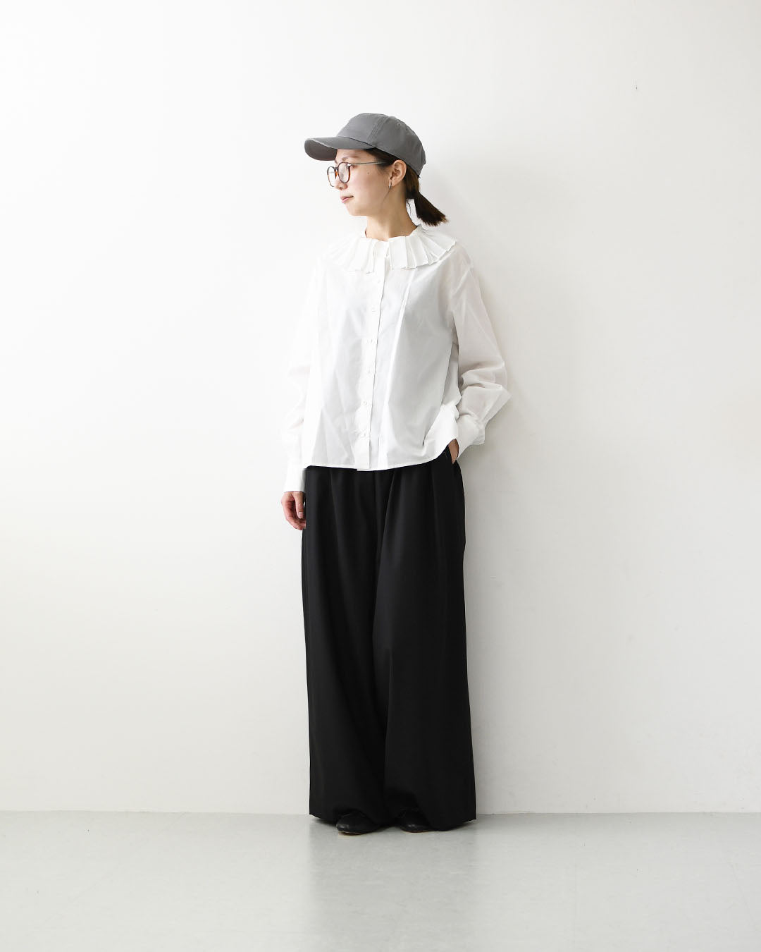mizuiro ind [ミズイロ インド] pleats collar shirt [3-230124] プリーツ カラー シャツ・プリーツ襟・無地・シンプル・キレイめ・LADY'S [2026AW]