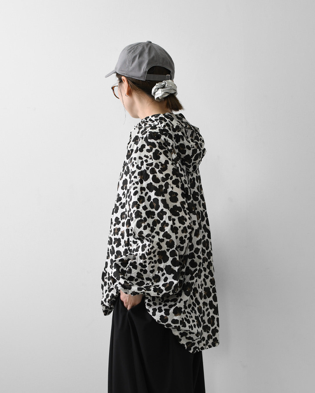 mizuiro ind [ミズイロ インド] animal print hood P/O [3-230142] アニマルプリントフードパーカー・フード・アニマル・長袖・ワイドシルエット・LADY'S [2026AW]