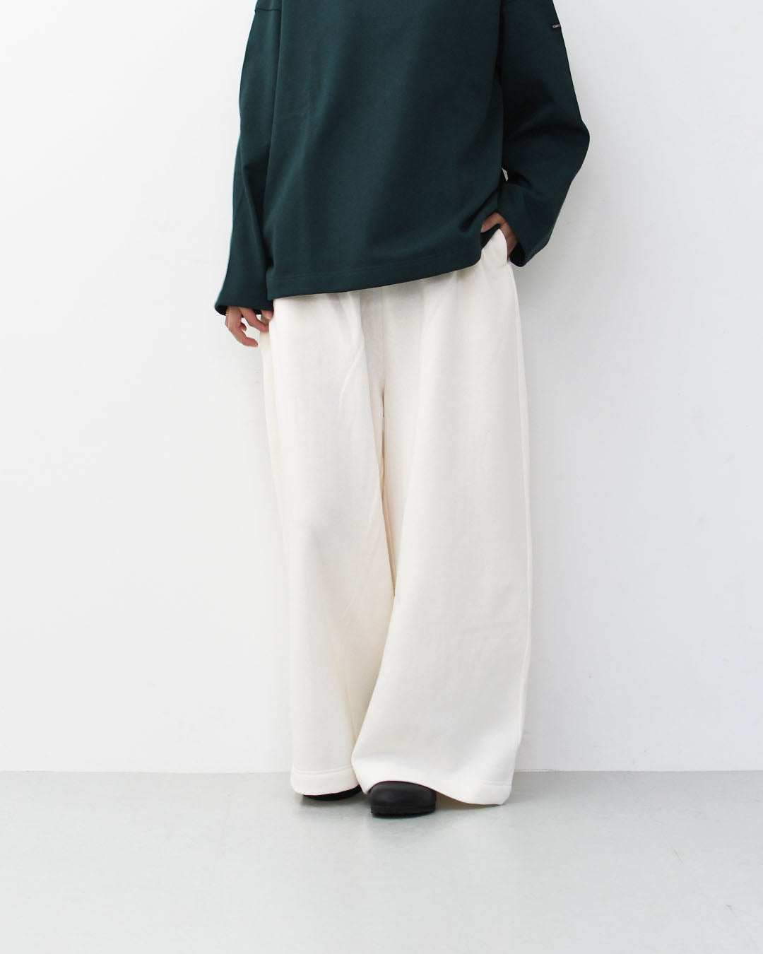 mizuiro ind [ミズイロ インド] sweat wide easy PT [3-260073] スウェットワイドイージーパンツ・イージーパンツ・スウェットパンツ・ワイドパンツ・カジュアル・LADY'S [2025AW]