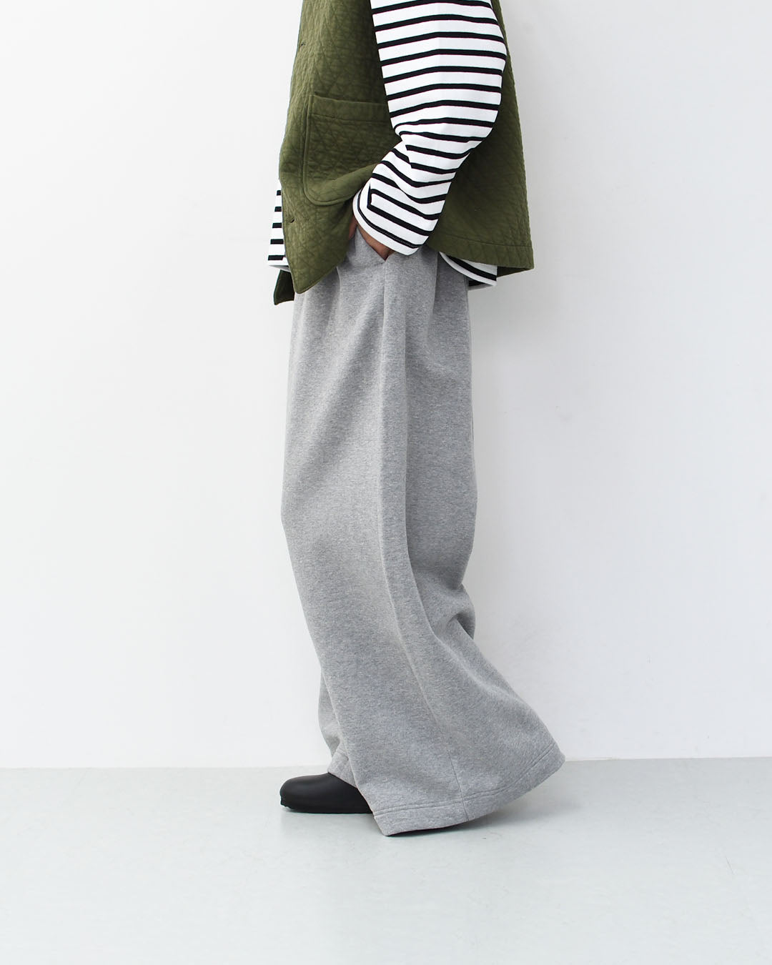 mizuiro ind [ミズイロ インド] sweat wide easy PT [3-260073] スウェットワイドイージーパンツ・イージーパンツ・スウェットパンツ・ワイドパンツ・カジュアル・LADY'S [2025AW]