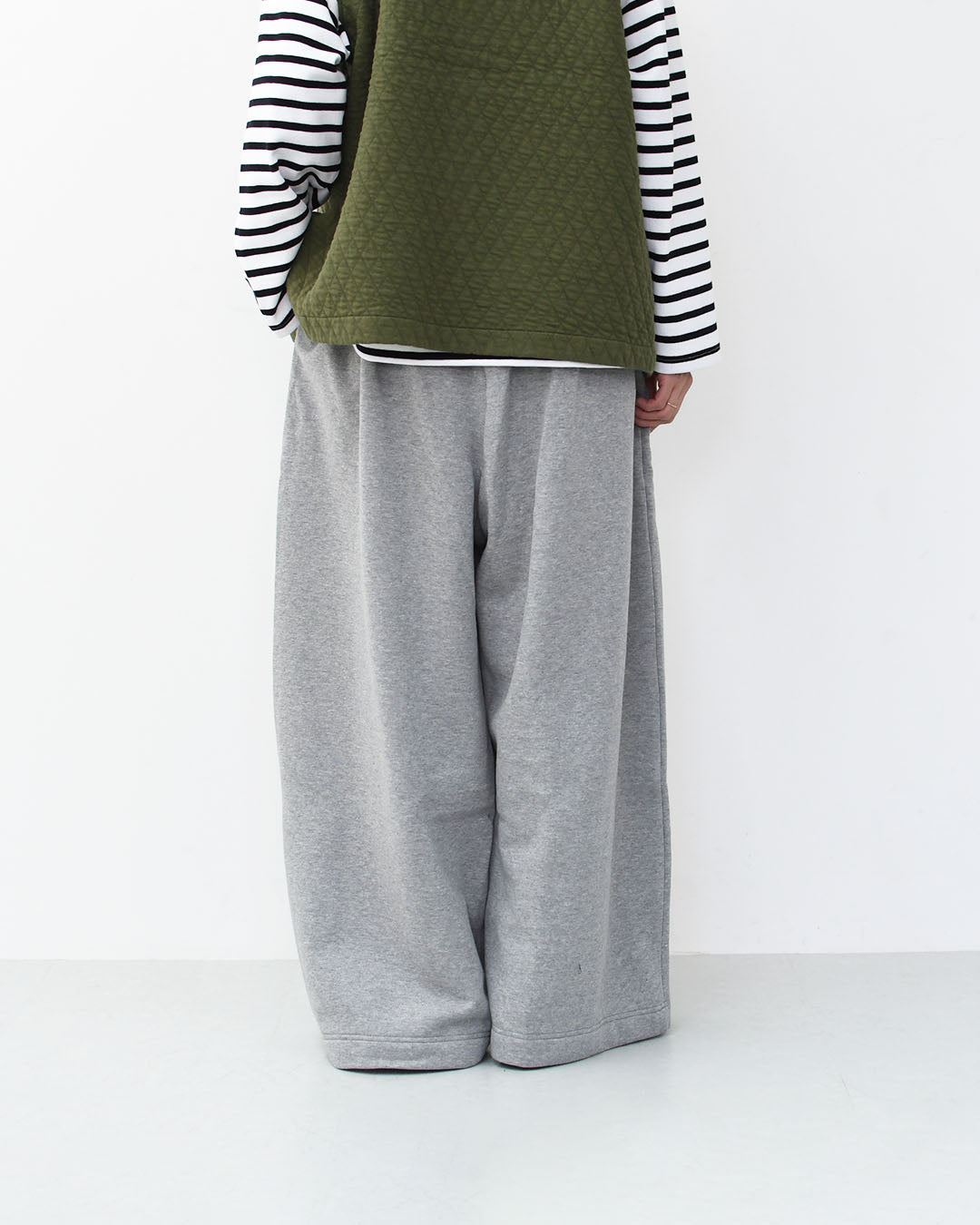 mizuiro ind [ミズイロ インド] sweat wide easy PT [3-260073] スウェットワイドイージーパンツ・イージーパンツ・スウェットパンツ・ワイドパンツ・カジュアル・LADY'S [2025AW]