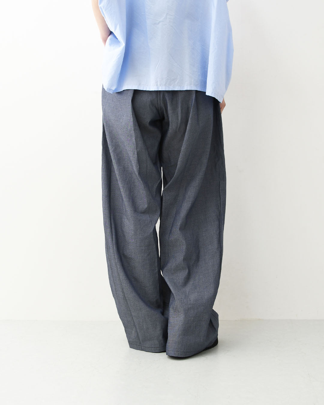 MIDIUMISOLID [ミディウミソリッド]SHEER DENIM EASY PT[1-162208] シアーデニムイージーパンツ・イージーパンツ・シアーデニム・リラックスシルエット・ウエストゴム・薄手デニム・LADY'S [2026SS]