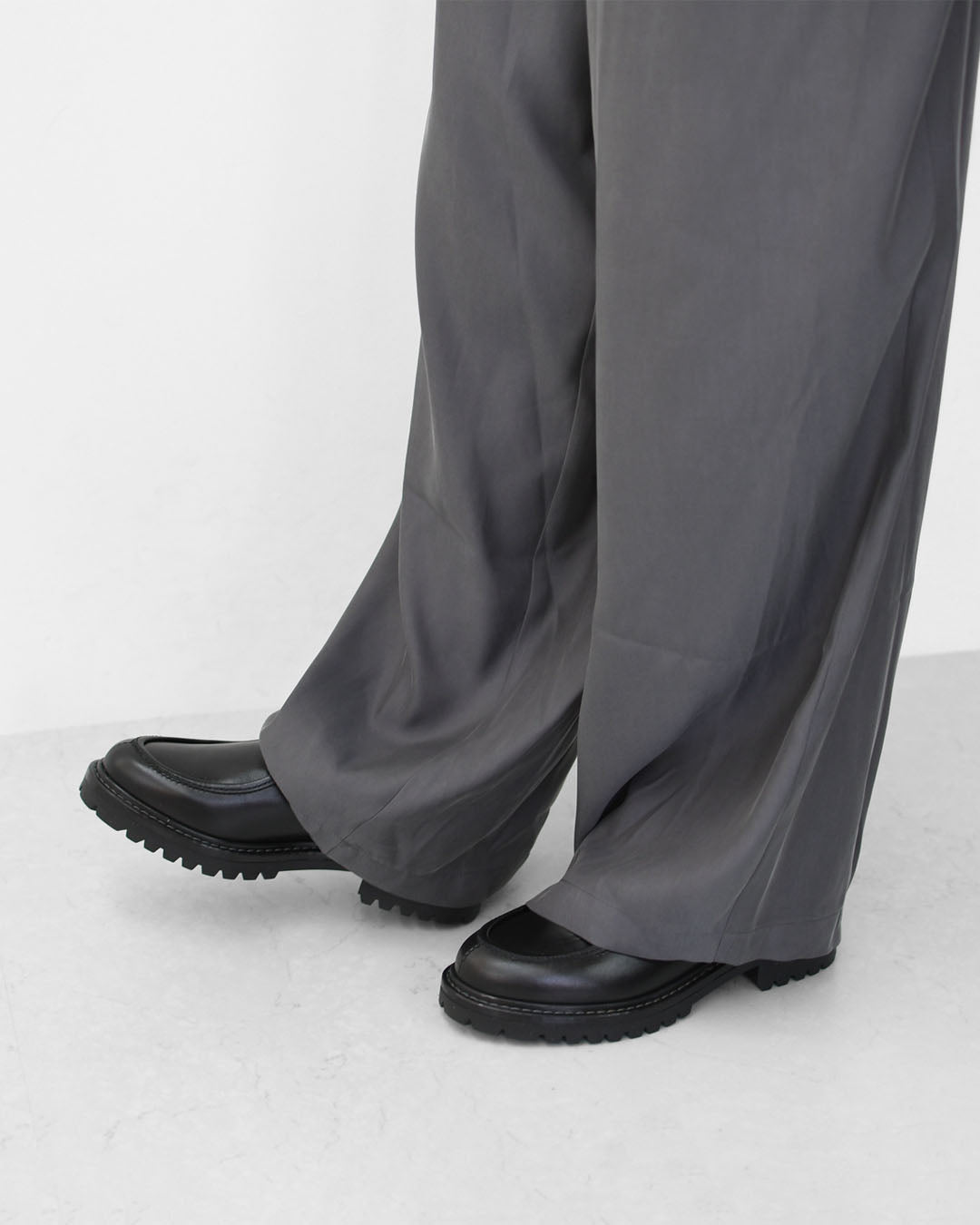 MIDIUMISOLID [ミディウミソリッド] relax cupro PT [3-162185] リラックスキュプロパンツ [2025AW]