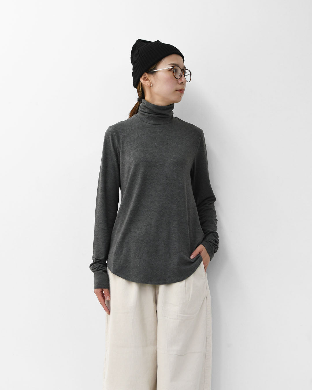 MIDIUMISOLID [ミディウミソリッド] hi-neck round hem PO [4-112209] ハイネックラウンドヘムプルオーバー・インナー・ハイネック・カットソー・長袖・LADY'S [2025AW]