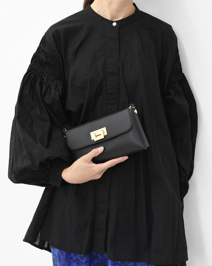 AULENTTI [オウレンティ] ゴールドチェーンショルダーバッグ [107-cat-do] [2025AW]