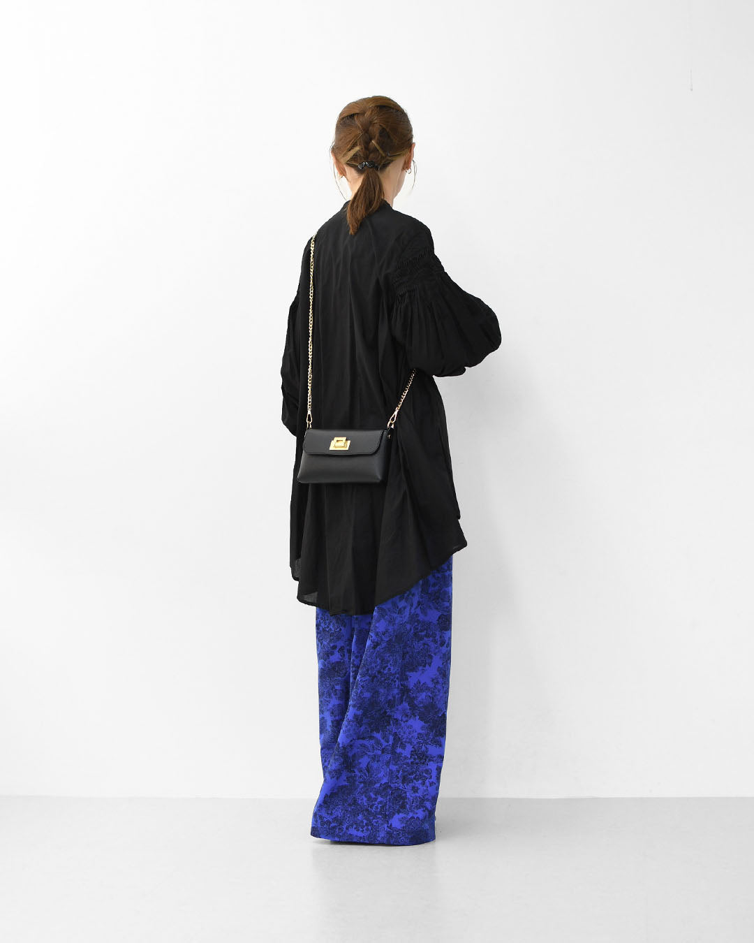 AULENTTI [オウレンティ] ゴールドチェーンショルダーバッグ [107-cat-do] [2025AW]