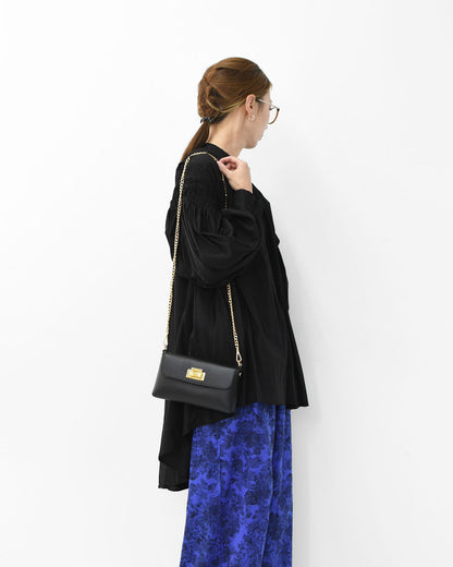 AULENTTI [オウレンティ] ゴールドチェーンショルダーバッグ [107-cat-do] [2025AW]