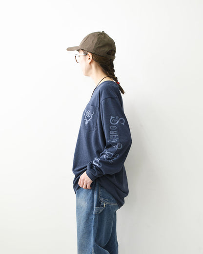 SOUTH2 WEST8 [サウスツーウエストエイト] South2 West8 x Foxfire L/S Round Pocket Tee - SCORON [SX832] ロングスリーブ ラウンドポケットTシャツ -スコーロン-・長袖Tシャツ・ロンT・ポケットT・アウトドア・タウンユース・MEN'S [2026SS]