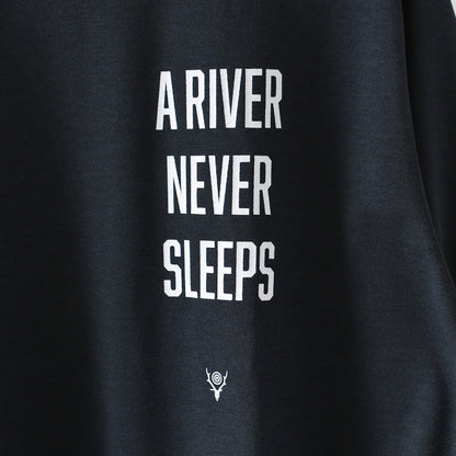 SOUTH2 WEST8 [サウスツーウエストエイト] L/S Tee - A RIVER NEVER SLEEP [TY860] ロングスリーブTシャツ・長袖Tシャツ・ロンT・アウトドア・タウンユース・MEN'S / LADY'S [2026AW]