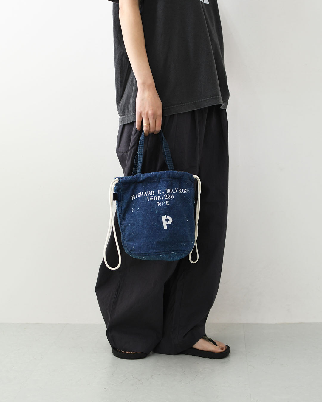 N.P.E NAPRON PATIENTS EFFECTS BAG [エヌピーイーナプロンペイシェントエフェクトバッグ] REPRODUCTION PATIENTS BAG - LANDRY BAG S -  [NPE01-0608S] リプロダクション ペイシェンツバッグ - ランドリーバッグS -・巾着バッグ・コットンバッグ・MEN'S / LADY'S [2026SS]