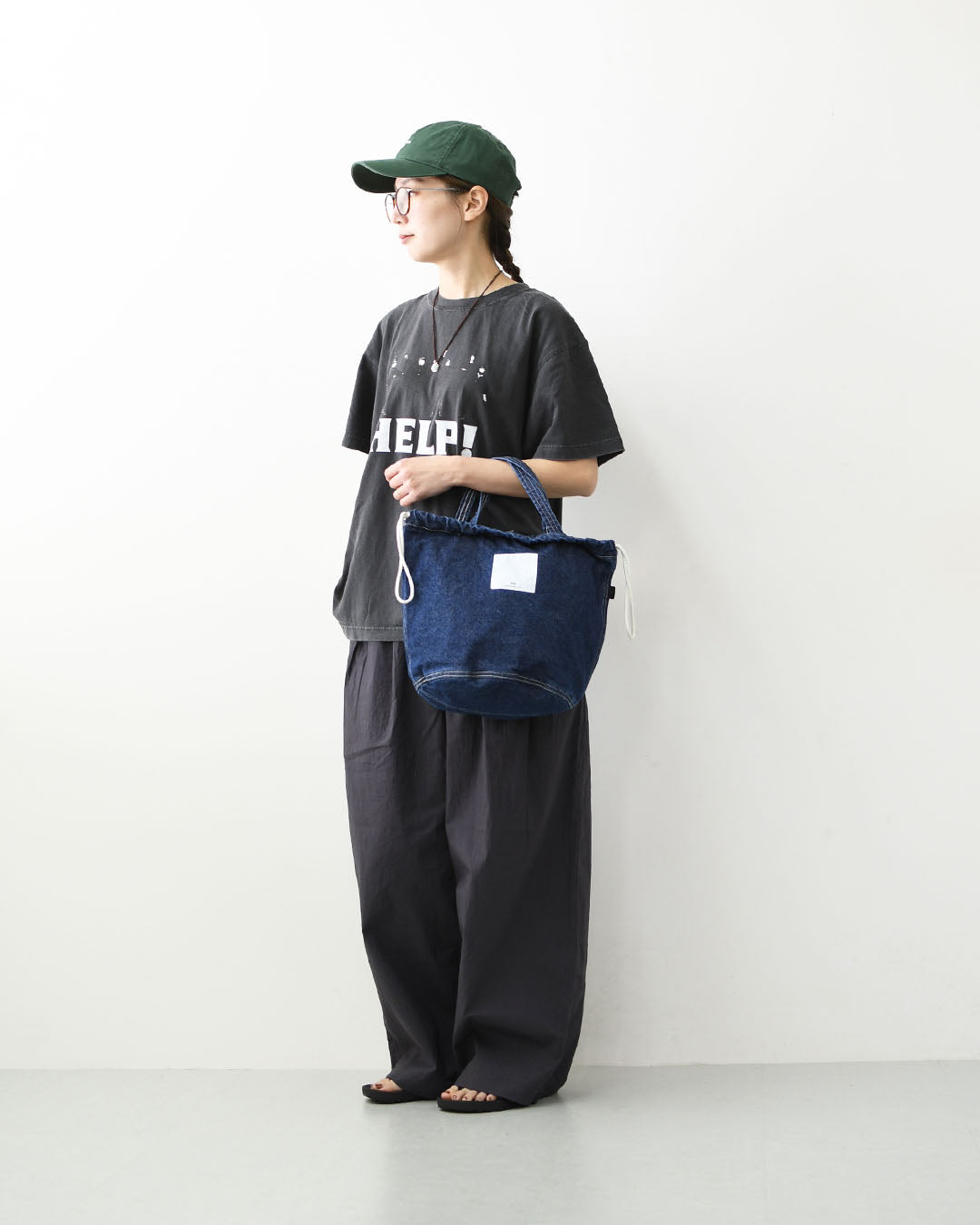 N.P.E NAPRON PATIENTS EFFECTS BAG [エヌピーイーナプロンペイシェントエフェクトバッグ] BLEACHED DENIM PATIENTS BAG M [NPE01-7307M] ブリーチド デニム ペイシェントバッグ M・ペイシェントバッグ・巾着バッグ・コットンバッグ・MEN'S / LADY'S [2026SS]