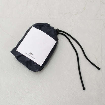 N.P.E [エヌピーイー] PET BOTTLE RECYCLING PACKABLE PATIENTS BAG [NPE01-8888] ペットボトルリサイクリングパッカブルペイシェントバッグ・ペイシェントバッグ・パッカブル・ロゴバッグ・エコバッグ・リサイクル素材・サステナブル・MEN'S / LADY'S [2026SS]